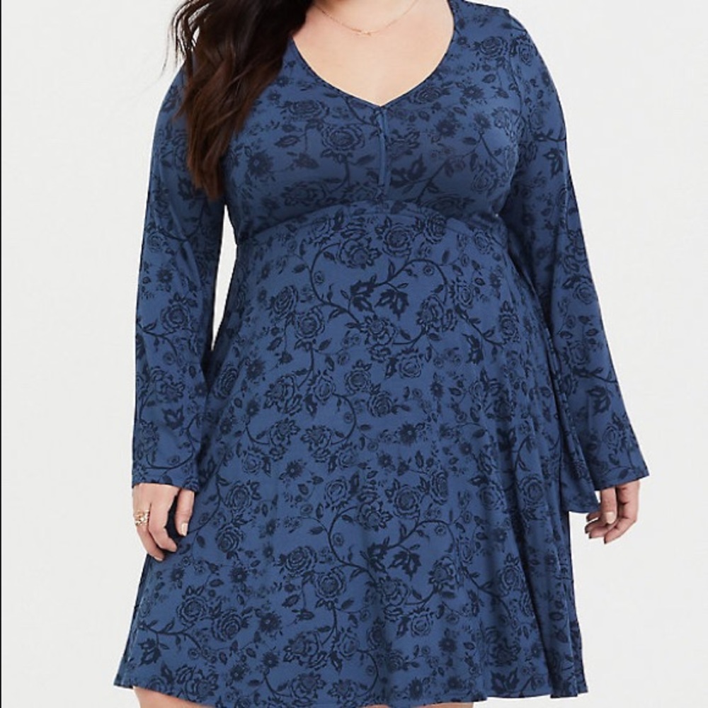 Blue bell sleeve dress